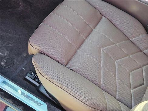 New 2026 BMW 750e xDrive w/ Premium Package image 4