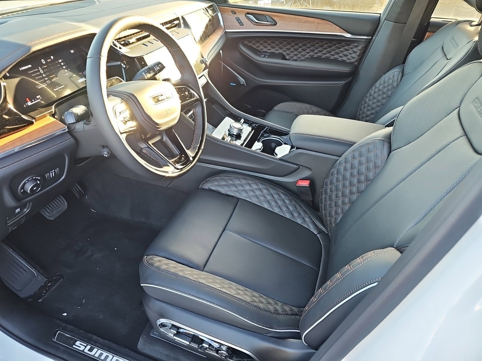 New 2027 Jeep Grand Cherokee Summit AWD/4WD image 17