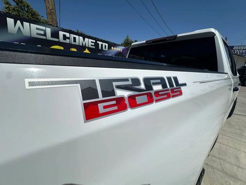 Used 2020 Chevrolet Silverado 1500 LT Trail Boss AWD/4WD image 8