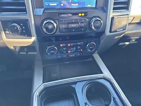 Used 2020 Ford F350 Lariat w/ Lariat Ultimate Package image 25