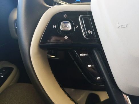 Used 2025 Lincoln Corsair AWD w/ Equipment Group 101A image 15