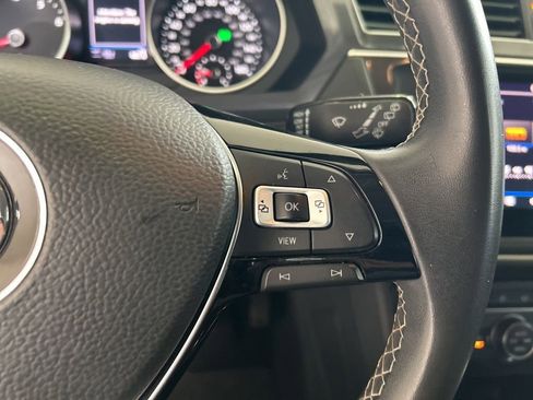 Used 2021 Volkswagen Tiguan SE image 41