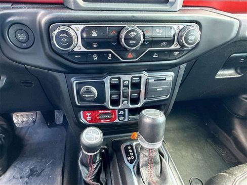 Used 2022 Jeep Gladiator Rubicon w/ LED Lighting Group image 14