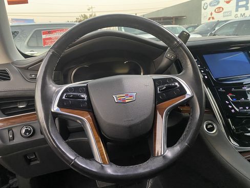 Used 2018 Cadillac Escalade Premium Luxury image 27
