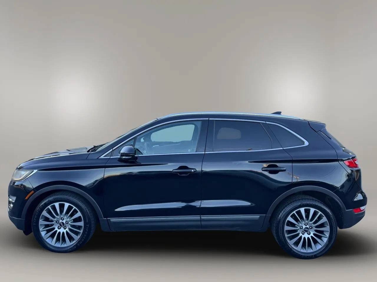 Used 2017 Lincoln MKC Reserve FWD image 5