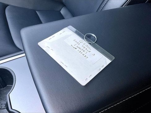 Used 2022 Tesla Model 3 Performance image 11