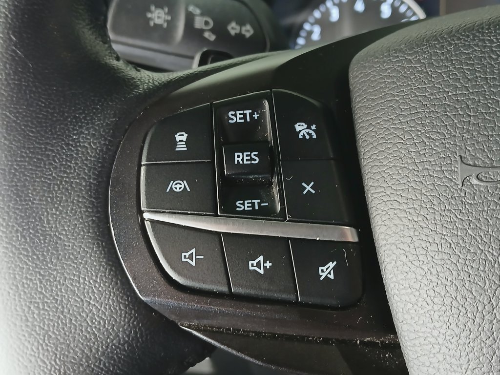 Used 2020 Ford Explorer XLT w/ Equipment Group 202A AWD/4WD image 28