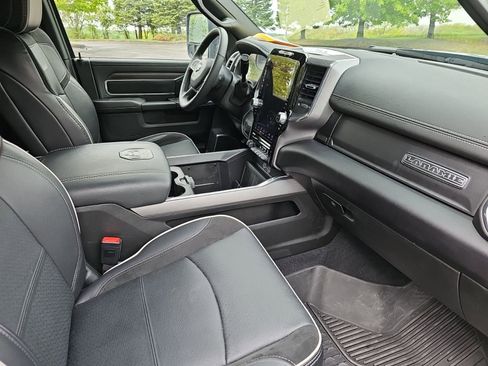 Used 2025 RAM 2500 Laramie AWD/4WD image 11