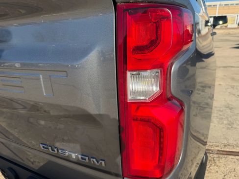 Used 2019 Chevrolet Silverado 1500 Custom w/ Custom Convenience Package image 24