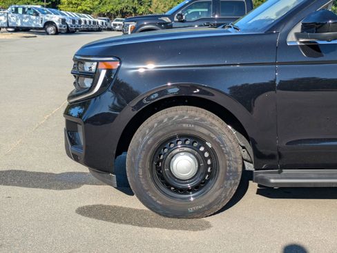 New 2025 Ford Expedition XL image 11