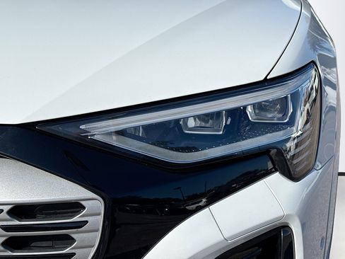 Certified 2024 Audi Q8 e-tron Premium Plus w/ Premium Plus Package image 9