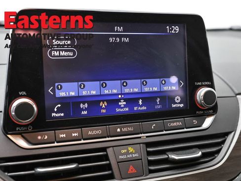Used 2023 Nissan Altima 2.5 SV FWD image 19