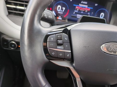 Used 2025 Ford Explorer Platinum w/ Ultimate Package RWD image 23