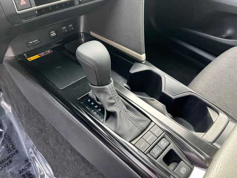 Used 2025 Toyota Camry LE image 36