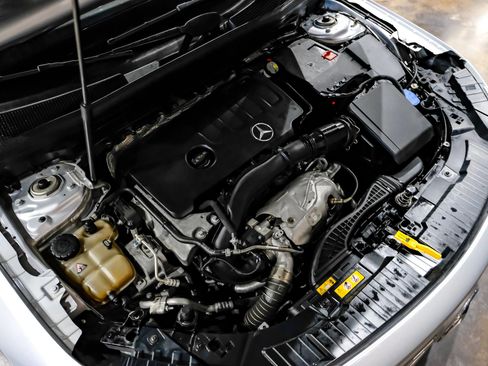 Used 2020 Mercedes-Benz GLB 250 image 45