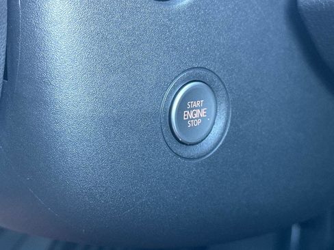 Used 2024 Volkswagen ID.4 2WD image 22