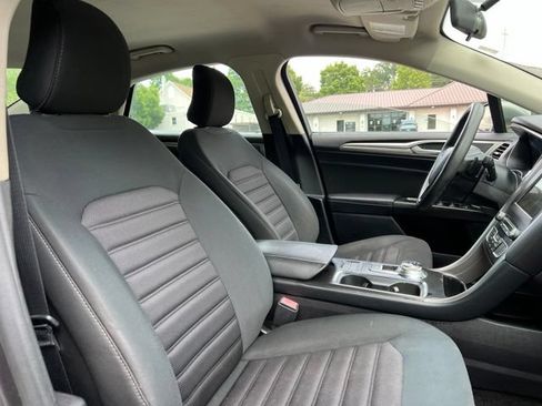 Used 2018 Ford Fusion SE FWD image 23