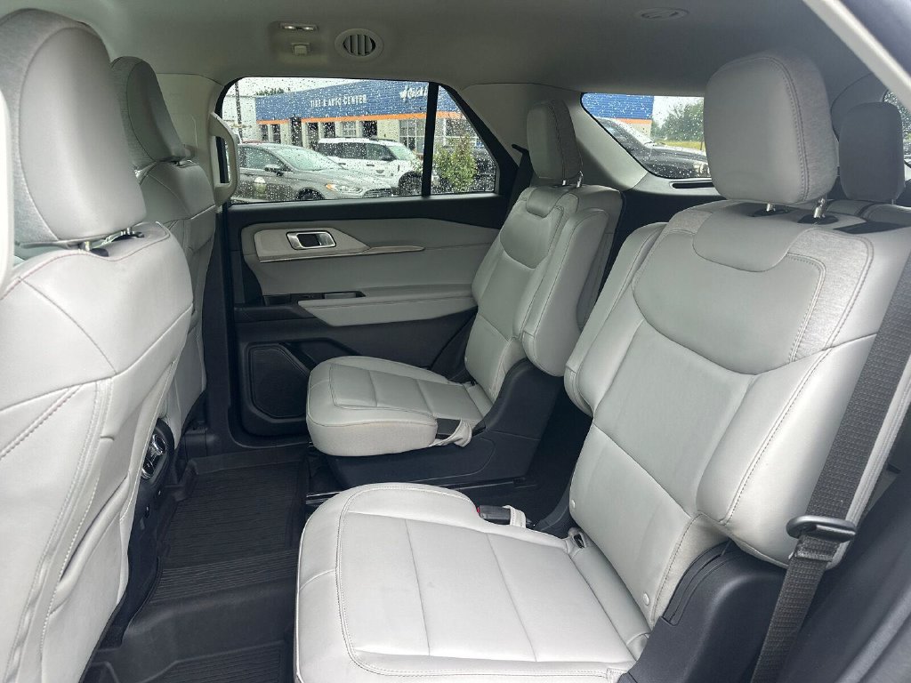 Used 2025 Ford Explorer Active w/ Active Comfort Package AWD/4WD image 15
