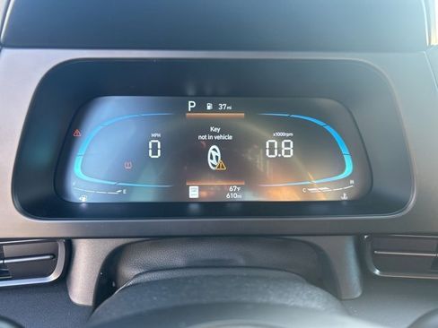 Used 2025 Hyundai Elantra Sport image 14