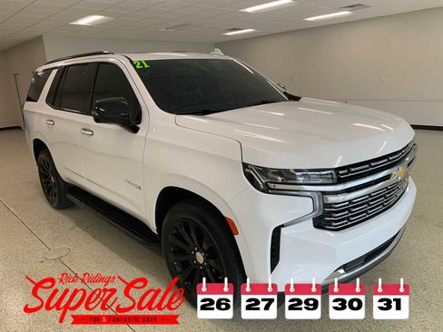 Used 2021 Chevrolet Tahoe Premier w/ Premium Package image 3