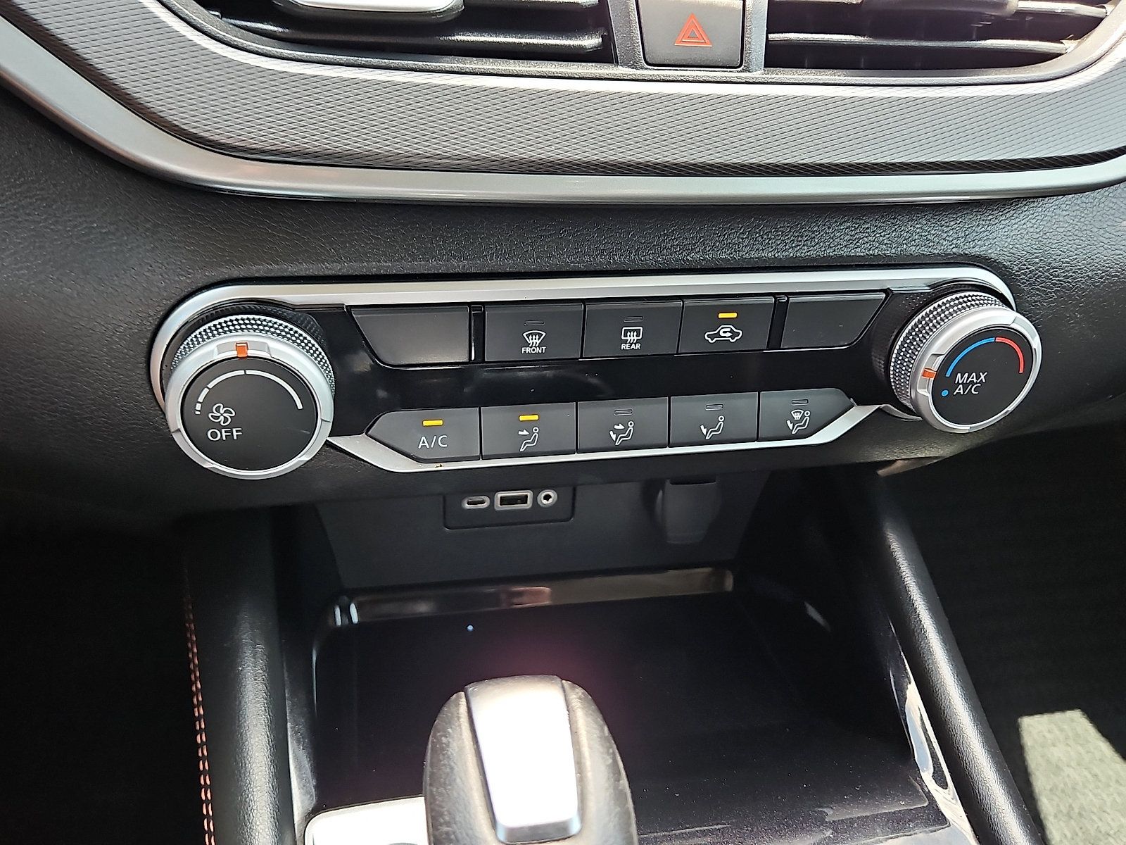 Used 2024 Nissan Altima 2.5 SR FWD image 13