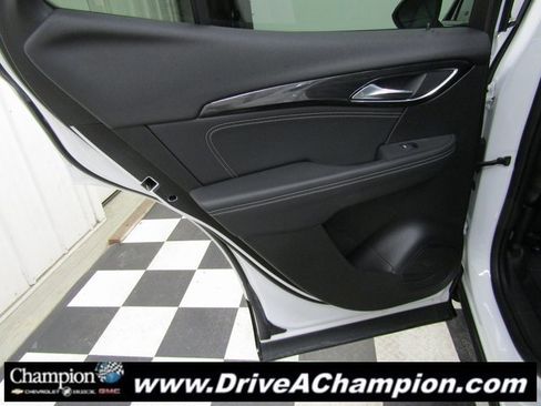 Used 2022 Buick Envision Essence w/ Sport Touring Package image 15