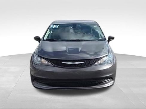 Used 2022 Chrysler Voyager LX FWD image 7