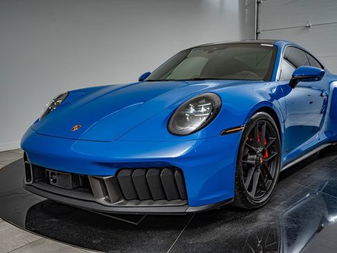 Certified 2025 Porsche 911 Carrera 4 GTS AWD/4WD image 17