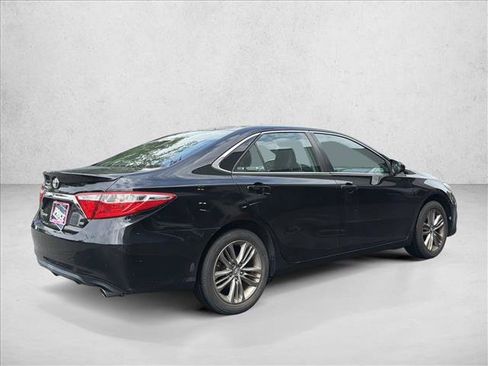 Used 2016 Toyota Camry SE FWD image 5