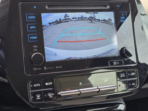 Used 2016 Toyota Prius Four FWD image 13