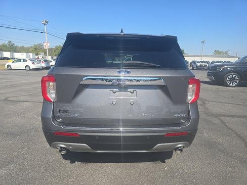 Used 2023 Ford Explorer Limited w/ Limited Technology Package image 4