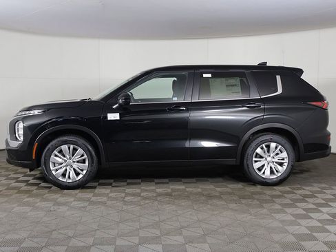 New 2026 Mitsubishi Outlander ES FWD image 16