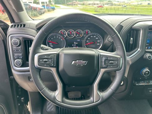 Used 2022 Chevrolet Silverado 1500 RST w/ LPO, Blackout Package AWD/4WD image 14