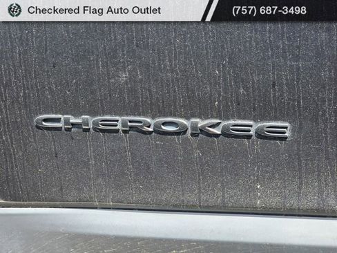 Used 2016 Jeep Cherokee Sport w/ Cold Weather Group image 8