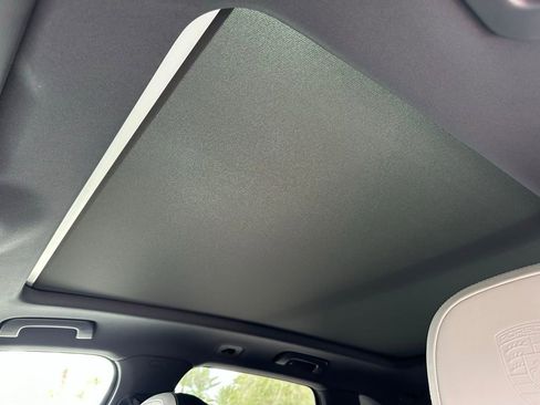 Used 2025 Porsche Cayenne E-Hybrid image 32