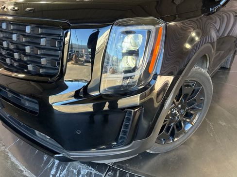 Used 2022 Kia Telluride SX w/ SX Prestige Package AWD/4WD image 9