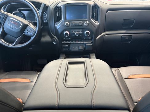 Used 2022 GMC Sierra 2500 AT4 w/ AT4 Premium Plus Package AWD/4WD image 17