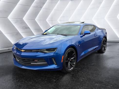 Used 2016 Chevrolet Camaro LT RWD image 3