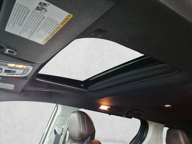 Used 2024 Toyota Sienna Platinum AWD/4WD image 18