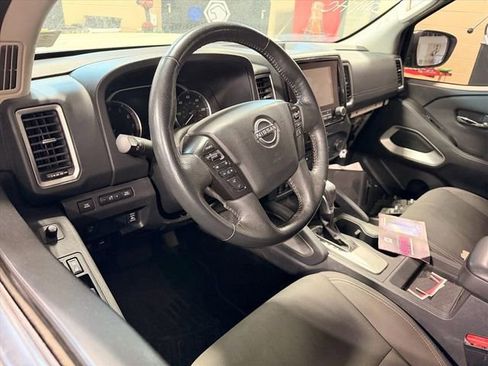 Used 2022 Nissan Frontier SV AWD/4WD image 6