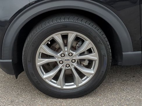 Used 2020 Ford Explorer Limited image 18