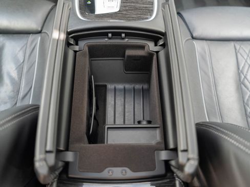 Used 2018 BMW 750i image 28