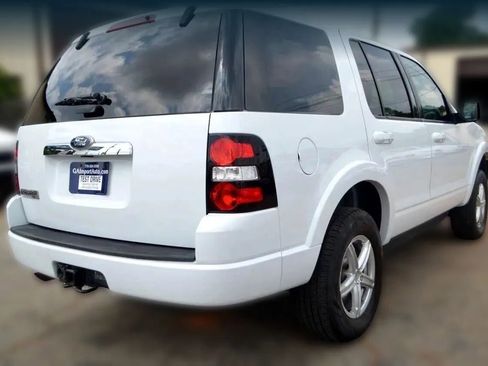 Used 2010 Ford Explorer XLT image 10