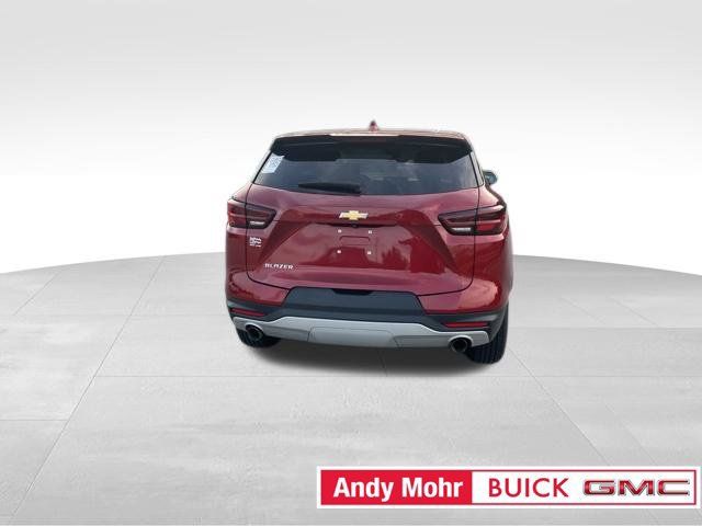 Used 2025 Chevrolet Blazer LT FWD image 14