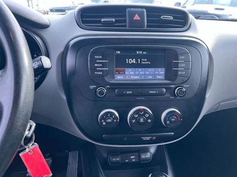 Used 2019 Kia Soul FWD image 18