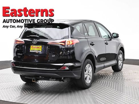 Used 2018 Toyota RAV4 LE w/ All Weather Liner Package FWD image 5