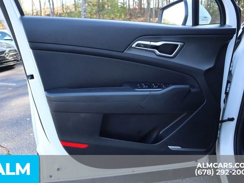 Used 2024 Kia Sportage LX image 11