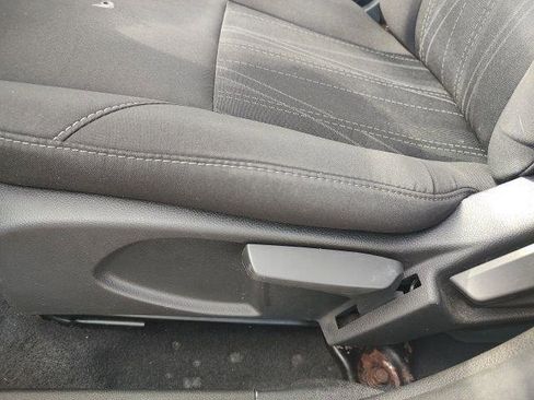 Used 2016 Ford Focus SE image 3