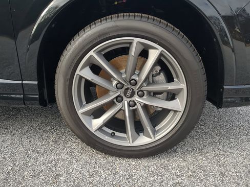 Used 2025 Audi Q3 2.0T Premium image 9