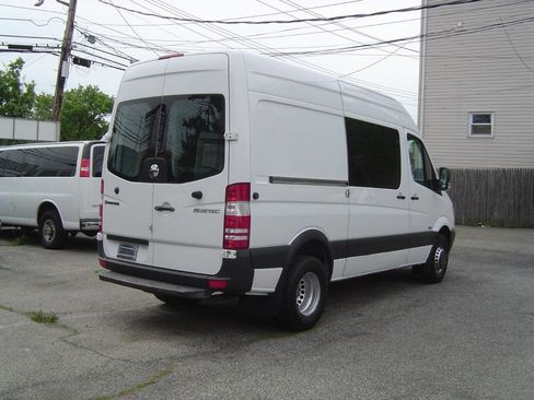 Used 2013 Freightliner Sprinter 3500 RWD image 4